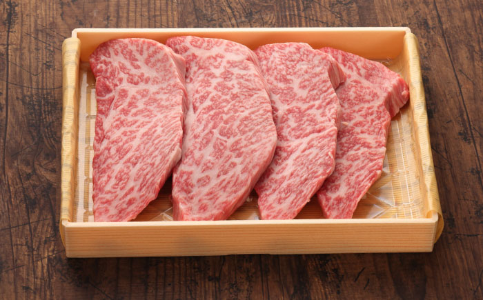 【GI認証】くまもとあか牛トモサンカク 約120g×4枚 / 菊陽町 あかうし 熊本県 肉 にく niku ブランド 旨み 【有限会社 三協畜産】 [BHAS016]