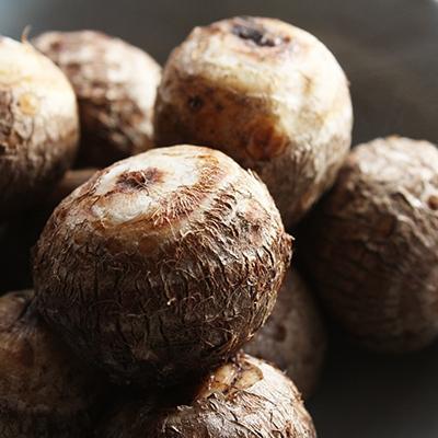 ふるさと納税 加西市 里芋 2025年産 絹里芋 おでん 煮物 おせち 無農薬 野菜類 [No5698-0008]