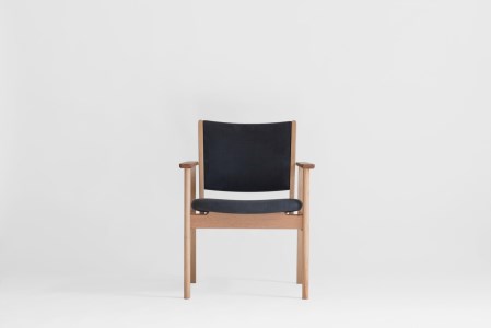 LIM Living Chair リムリビングチェア（ミズナラ）布座：チャコール