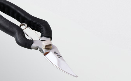 ステンレス万能剪定鋏 YP 本革 526B 園芸 庭仕事 ガーデニング 園芸用品 燕三条製 [外山刃物] 【048S014】