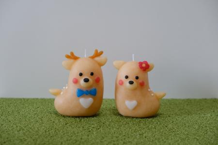 【ふるさと納税】キャンドル 2個 セット 鹿 シカ 可愛い かわいい カワイイ ろうそく ロウソク キャンプ いやし アウトドア オシャレ インテリア 雑貨 日用品雑貨 生活雑貨 夫婦くつろぎ鹿candle canata conata 奈良市なら 5-010