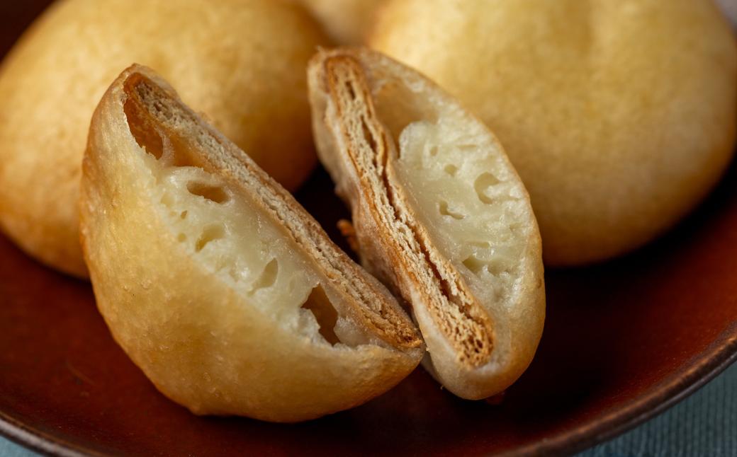 中にはビスケットがまるごと一枚！