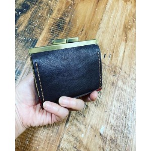 オールレザーのがま口財布【デニポケmini】赤ポケット【1321135】