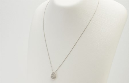 アルカンシェル プラチナダイヤペンダント（計 0.5ct）