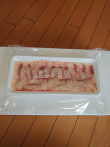珍しいチョウザメのしゃぶしゃぶ！ 倉吉蝶鮫 切り身200g ／ 国産 ちょうざめ チョウザメ しゃぶしゃぶ 倉吉市
