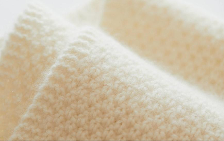 ≪白≫【気仙沼ニッティング】カシミヤマフラー [気仙沼ニッティング 宮城県 気仙沼市 20563313-6]