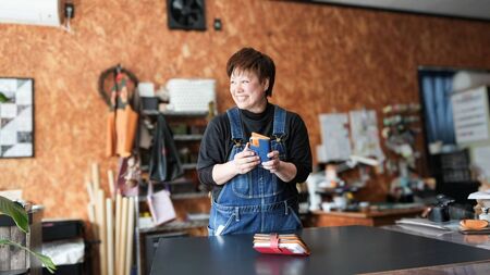 甲州和紙と峡南レザーのスマホケース iPhone 【鹿革:赤色 × 和紙:ぼたん色】 Handmade leather works coworker [5839-8359]