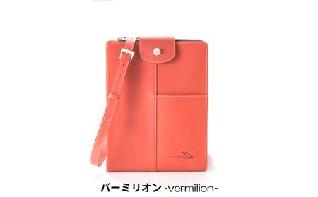 姫路レザーの 縦型ショルダーバッグ（B5サイズ） 本革 iPad対応 レディース 通勤 就活 チャコールグレー
