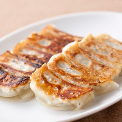 ふるさと納税 福岡市 餃子のテムジンの博多一口餃子　冷凍餃子64個(16個入り×4パック)と赤柚子胡椒セット LG02 |  | 01