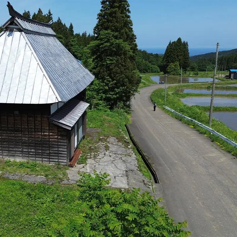1日1組限定｜“一村貸し”で過ごす 宿屋『堂道』宿泊チケット １泊２日 【8名】【一村貸し 古民家宿 新潟県糸魚川市 田舎暮らし体験 山間の宿 家族旅行におすすめ 田舎ステイ 里山宿泊体験】