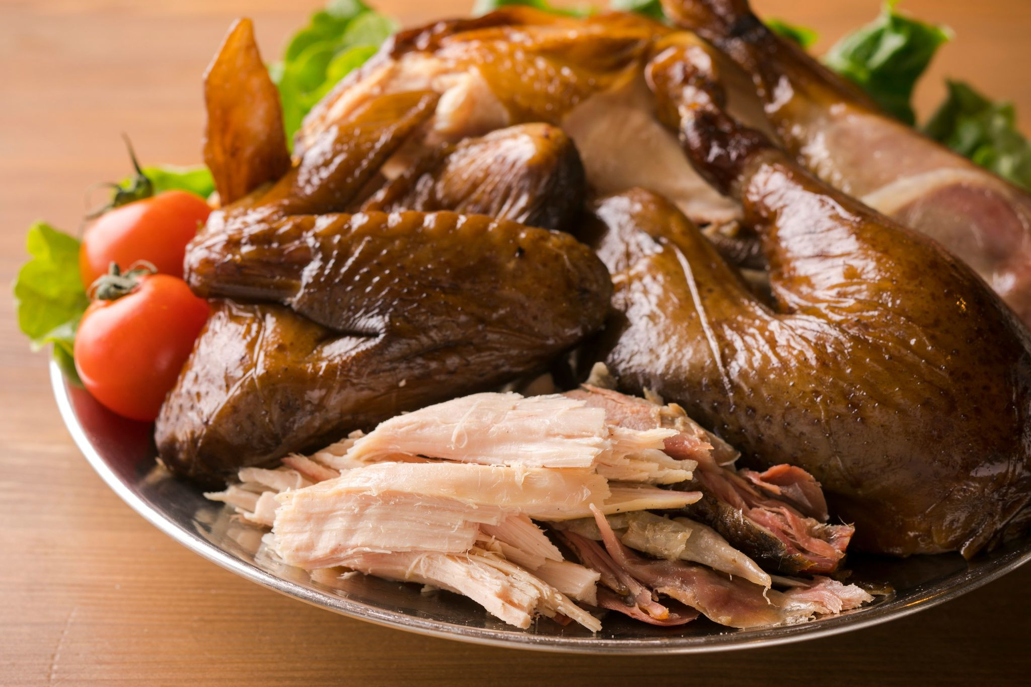 
            ありがとうチキン スモークチキン 3本《厚真町》【テンアール株式会社】すもーく ちきん チキン クリスマス 燻製 鶏 丸鶏 1羽 鶏肉 平飼い ごちそう ディナー お正月 冷蔵 小林農園 北海道 [AXAN013] 30000 31000
          