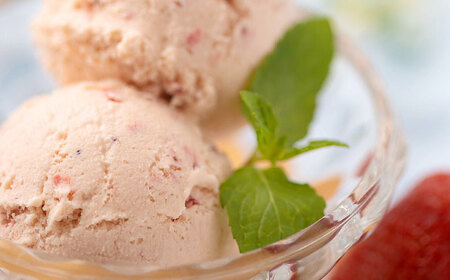 【4月以降発送】福岡産 あまおう ジェラート 1000ml 《築上町》【南国フルーツ株式会社】アイス スイーツ イチゴ 苺 いちご[ABET006]