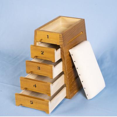 ふるさと納税 府中市 国産 跳び箱型小物入れ引出し5段 TOBIcoBACO ザズー |  | 01