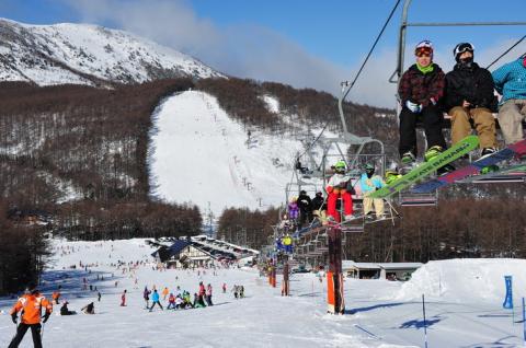 【早割】湯の丸スキー場　幼児（４歳以上）シーズン券◇リフト券2023-24シーズン