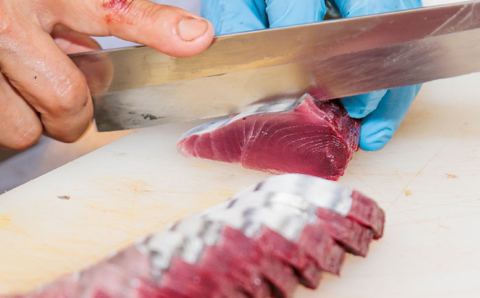 【冷凍】 びりガツオたたきと刺身 約250g/節 2節 冷凍 鰹 カツオ 魚 さかな 海鮮 魚介類 本場 土佐 個包装 ふるさと納税カツオ 高知県 高知市 刺し身 天然 【ゆず庵2】 [ATHM003