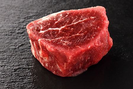 【北海道根室産】短角和牛ヒレステーキ150g×2P、牛すじカレー2P B-13004