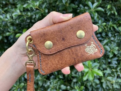 鹿革の小銭入れ ストラップ付【ロゴ入り 茶・無染色】【R00690】