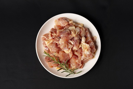 ＜宮崎県産の鶏肉と豚肉セット (総量2.6kg)＞若鶏もも肉一口カット(400g×2P)、豚小間切れ(200g×3P)、豚バラ肉スライス(200g×3P)、豚ロース肉スライス(200g×3P)【MI1
