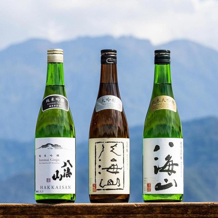 【ふるさと納税】酒 日本酒 飲み比べ 3本 × 720ml ( 八海山 純米吟醸 55％ & 大吟醸 & 純米大吟醸 ) 越後の名酒 | お酒 さけ 人気 おすすめ 送料無料 ギフト セット