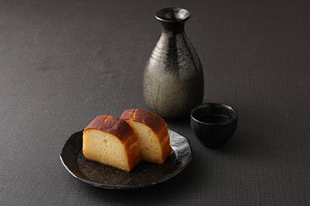 奥球磨銘菓 球磨焼酎カステラ 2本 【お酒に合うカステラ】お菓子 カステラ 米焼酎 お酒 和菓子 洋菓子 那須宝来堂 名店の味 009-0492