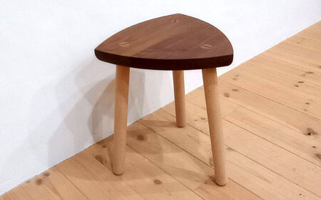 さんかくのスツール　ウォルナット*ブナ【1531649】