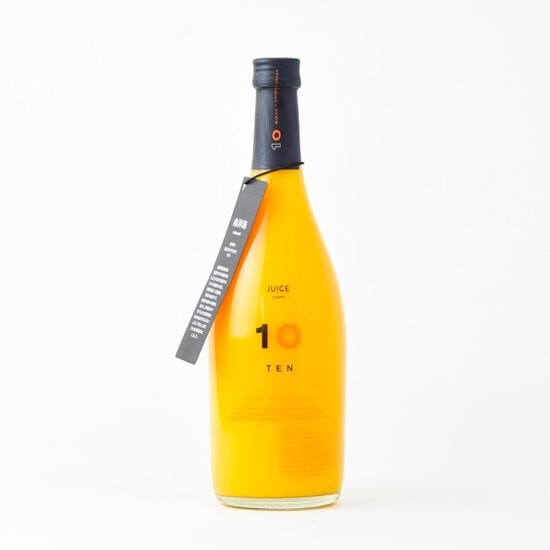 
                  愛媛 南津海 みかん  果汁 100% ストレート ジュース 720ml  10 FACTORY |  なつみ 柑橘  瓶 オレンジ 国産 贈答 ギフト ぎふと 内祝い お返し お見舞い お供え お中元 お歳暮 プレゼント 愛媛 松山
                