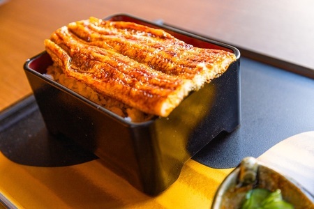 【定期便6ヶ月】[特大] 国産 関西風地焼き うなぎ【蒲焼】+【白焼】食べ比べセット｜うなぎ 泉大津 鰻 蒲焼き 冷凍鰻 活鰻 鰻次郎 うな重 土用の丑の日 お取り寄せ 高級 うなぎの日 ウナギ un