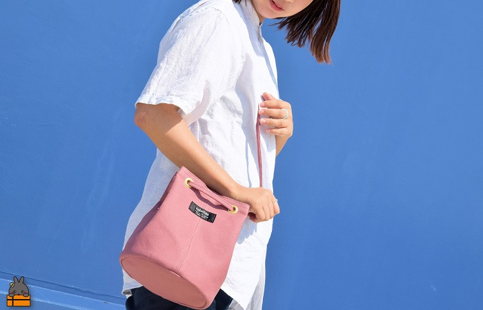 個性的な丸底のデザインですので、シルエットがとってもキュートです。
