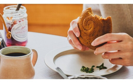 【定期便】〈2ヵ月定期便〉BASE BREAD ストロベリー　B35000014【11100-2265】