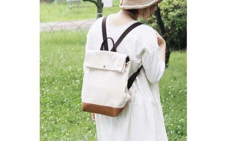 【AKIRAオリジナル】シンプルリュック　クリーム帆布×茶色帆布（軽量 日本製 キャンバス 通勤 通学 大容量 上質 カジュアル オシャレ レディース メンズ リュックサック）