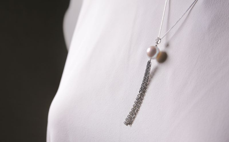 
            真珠 アクセサリー パール 10mm ～ 10.5mm ネックレス ペンダント 伊勢 志摩 伊勢志摩 冠婚葬祭 結婚式 お祝い アコヤ真珠 プラチナ ダイヤモンド ダイヤ 大珠 希少 / 希少な大粒10mm！唯一無二の無調色あこや真珠ペンダント
          