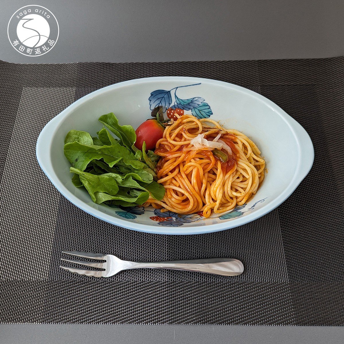 
            有田焼 華山窯 いちご耳付楕円パスタ鉢【東洋セラミックス】食器 器 うつわ オーバル皿 いちご 手描き パスタ 楕円 皿 A18-264
          