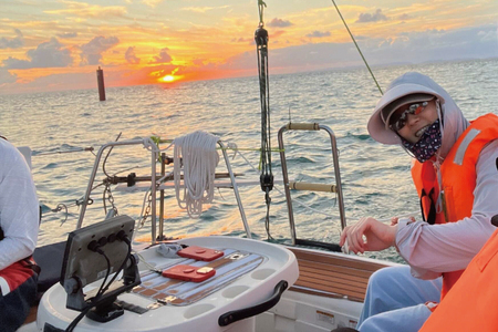 沖縄ヨット体験セーリング 2時間コース(1艇分：4名様まで可)｜沖縄 おきなわ 沖縄県 体験 体験型 海 セーリング ヨットセーリング マリンスポーツ ヨット クルージング 船 贅沢 マリンレジャー 