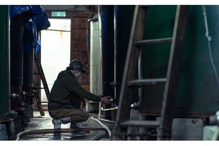 春鶯囀純米酒「鷹座巣」1.8l ギフト 贈答 日本酒 地酒 清酒 熱燗