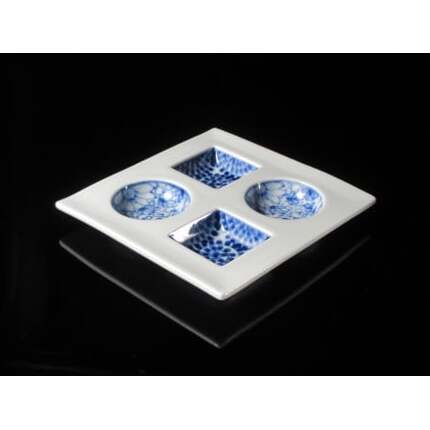 有田焼 ちょっとのせ有田焼 四品盛 染付 手描き【松華堂】和食器 食器 うつわ 器 盛皿 小皿 4品盛 長皿 前菜 おつまみ皿 お正月 ちょっとのせ食器からくさ 唐草 A16-14