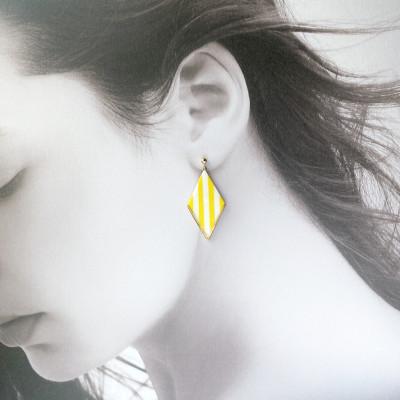 ふるさと納税 茅ヶ崎市 ArtOpus. ピアス ストライプ ディアマンテ L 黄 湘南 茅ヶ崎市 陶磁器 アート ギフト |  | 01