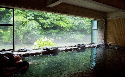 大沢温泉　山水閣ペア宿泊券１泊２食　新館　和室２間（渓流側）プラン 【207】