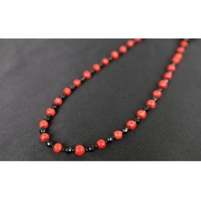 ふるさと納税 室戸市 赤珊瑚とオニキスのロングデザインネックレス |  | 01