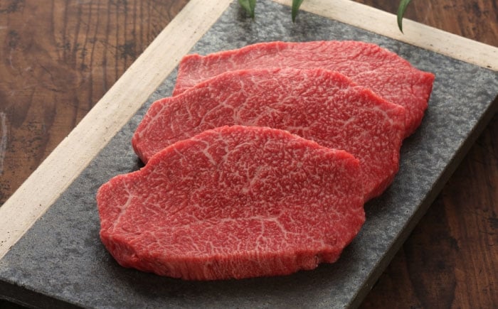 
                  【GI認証】くまもとあか牛クリミステーキ 約150g×3枚 /  菊陽町 あかうし 熊本県 肉 にく niku ブランド 旨み くまもとあか牛 和牛 阿蘇 自然 自社牧場 直接 最高 上質 牛 牛肉 ぎゅうにく ぎゅう肉 冷凍 贅沢 ご褒美 九州 国産 GI【有限会社 三協畜産】[BHAS011]
                