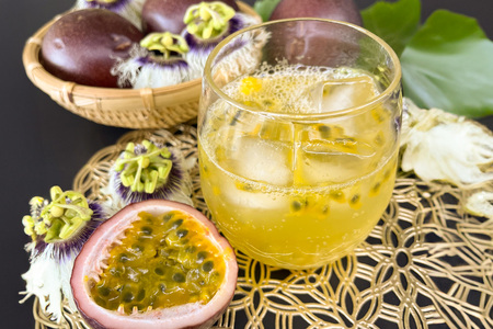 【 先行予約 2026年 発送 】 JA糸満支店で厳選した「 パッションフルーツ 」家庭用 約 2kg 果物 フルーツ くだもの 2キロ 沖縄 果実 南国フルーツ 沖縄県産 美味しい 甘い あまい 甘