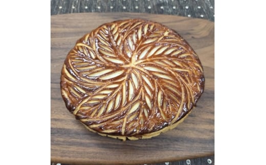 ＜ル・ラパン＞ガレット・デ・ロワ(6号) 新潟県弥彦村【1700023】