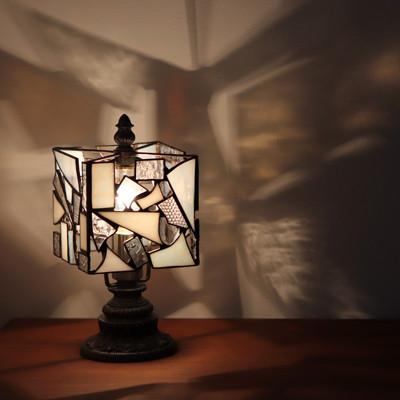 ふるさと納税 瀬戸市 【Nijiiro Lamp】ステンドグラスのテーブルランプ カケラ スクエア ホワイト |  | 01