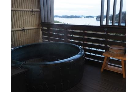 No.097 絶景の館　露天風呂付客室　ペア宿泊券【平日限定】