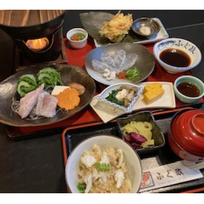 
            ＜ふぐ御膳ランチ7品1名＞国産活けとらふぐ ふぐづくし贅沢ランチ　お食事1名様 　ふぐ政 富田林店【1553267】
          