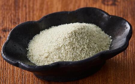 知床羅臼こんぶ塩 1個 昆布 羅臼昆布 らうすブランド ラウシップ 海洋深層水 昆布粉末 北海道 知床 羅臼町 世界自然遺産 うまみ だし 鍋 スープ 天ぷら 万能 生産者 支援 応援