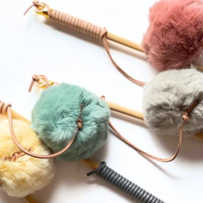 ふるさと納税 多摩市 【天然素材のねこじゃらし】ブルーカラー×ホワイトファー　猫のおもちゃ |  | 03