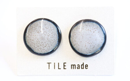 【美濃焼】 白むら タイル ピアス 直径20mm 瑞浪市 / TILEmade タイル アクセサリー ハンドメイド [AZCD066]