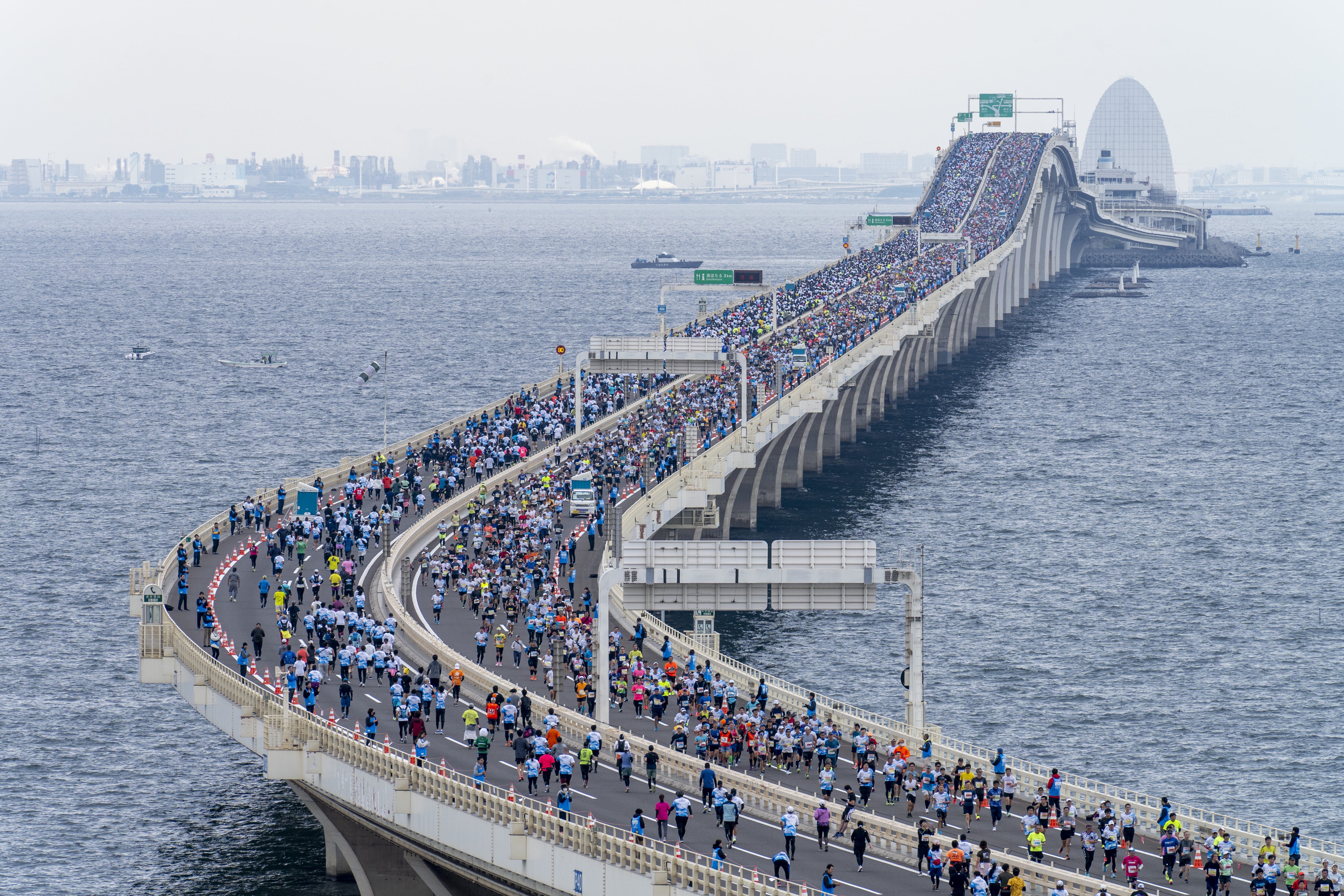 「ちばアクアラインマラソン2024」の様子