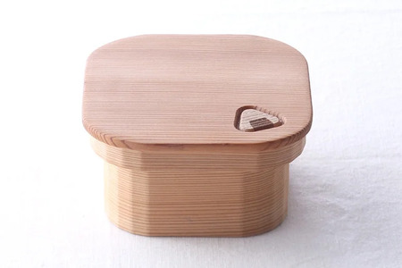 おにぎり弁当箱　「白刻」 / お弁当箱 おにぎり ピクニック 紀州材 職人 【hak101】