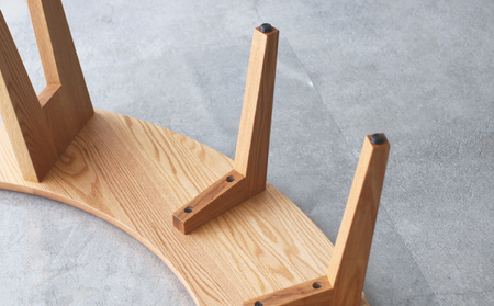 ベンチ 木製 ラウンドベンチ オーク材 ダイニング チェア 背もたれ 無し 丸テーブル 椅子 無垢 秋山木工 秋山木工株式会社 家具 インテリア 静岡県 藤枝市 